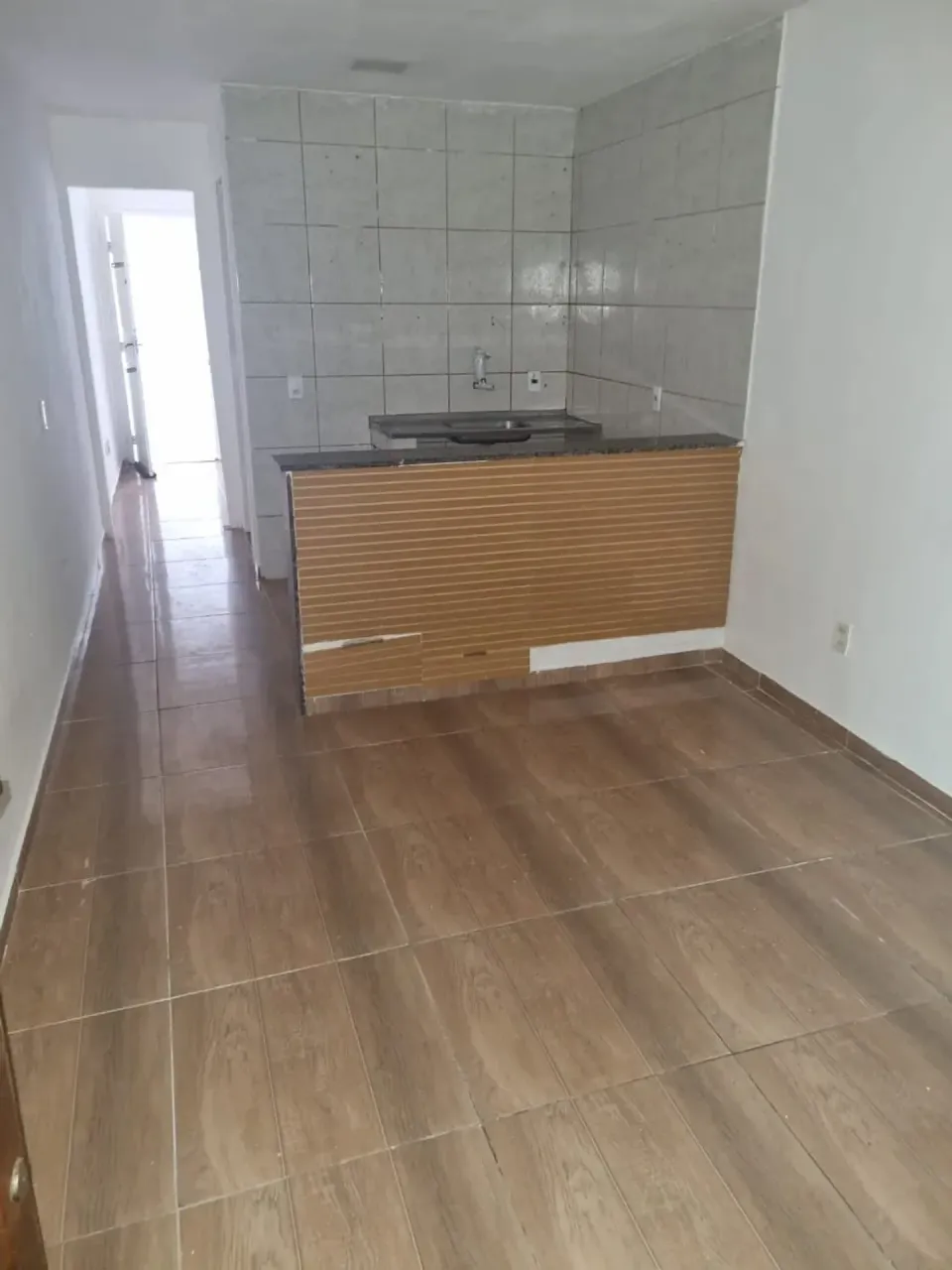 Rental apartment with 1 bedroom and ceramic tile flooring — photo 3
