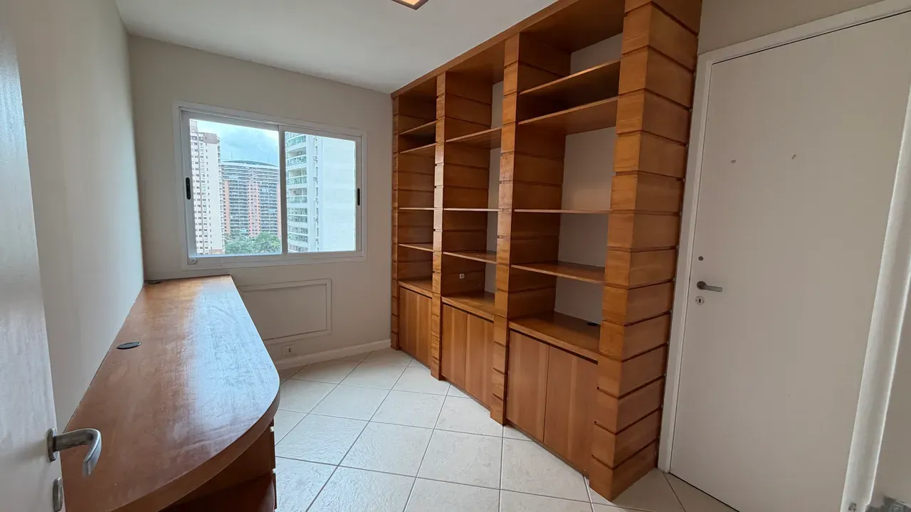 122 m² apartment with 3 bedrooms and garden views — photo 6