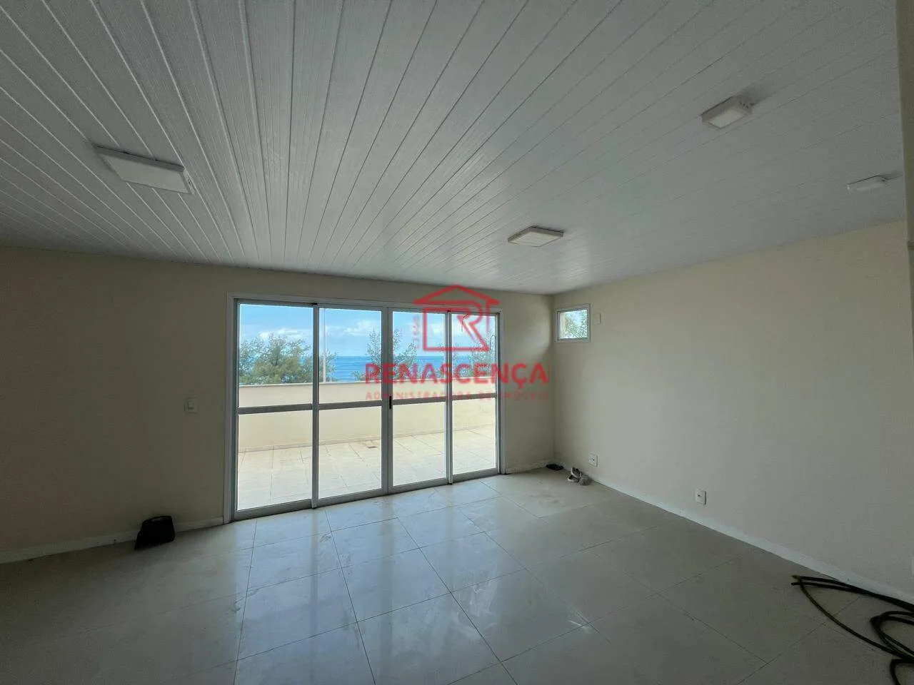 5-bedroom apartment in a building with a gym — photo 21