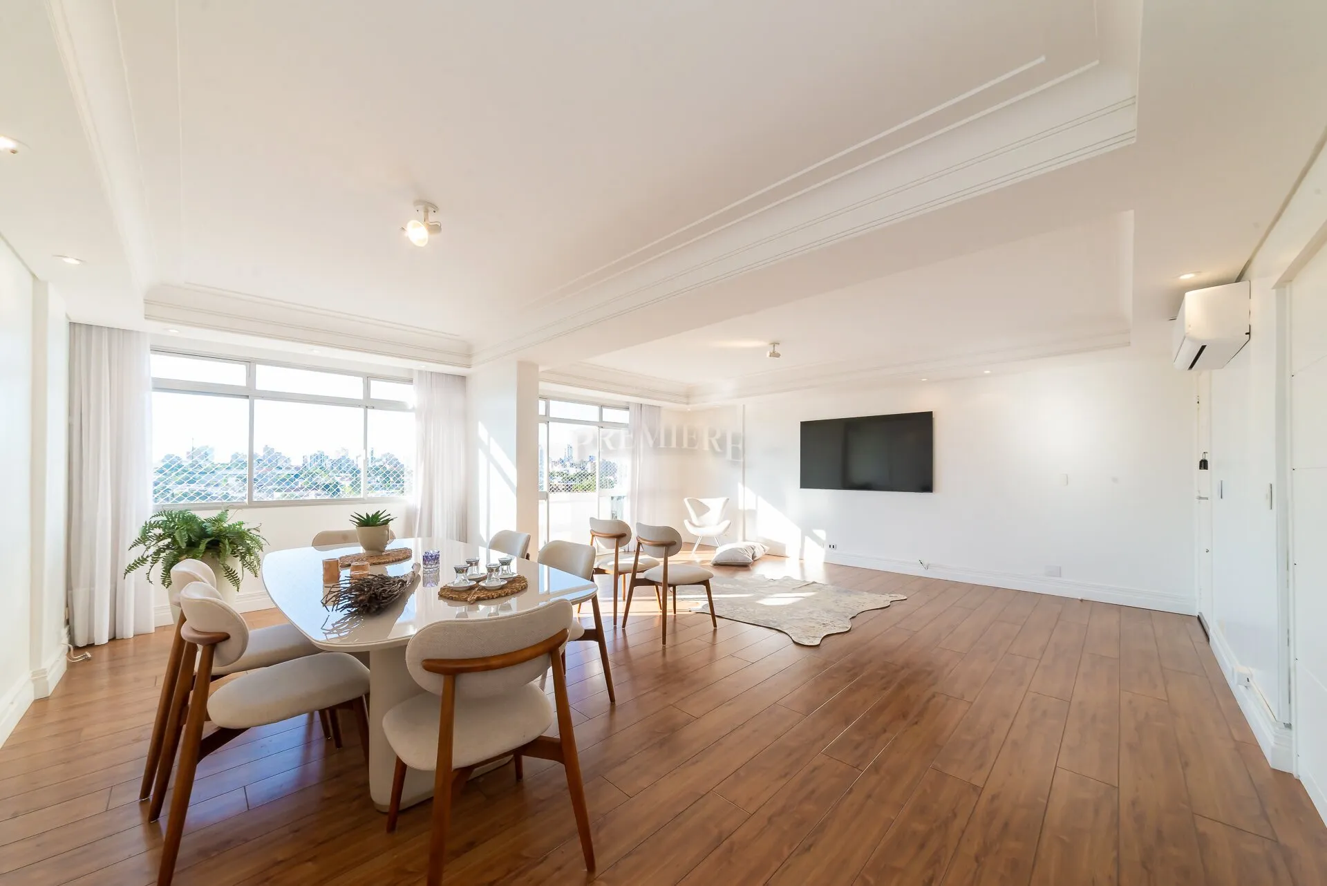 Квартира 152 м² з панорамними вікнами та заскленим балконом — photo 6