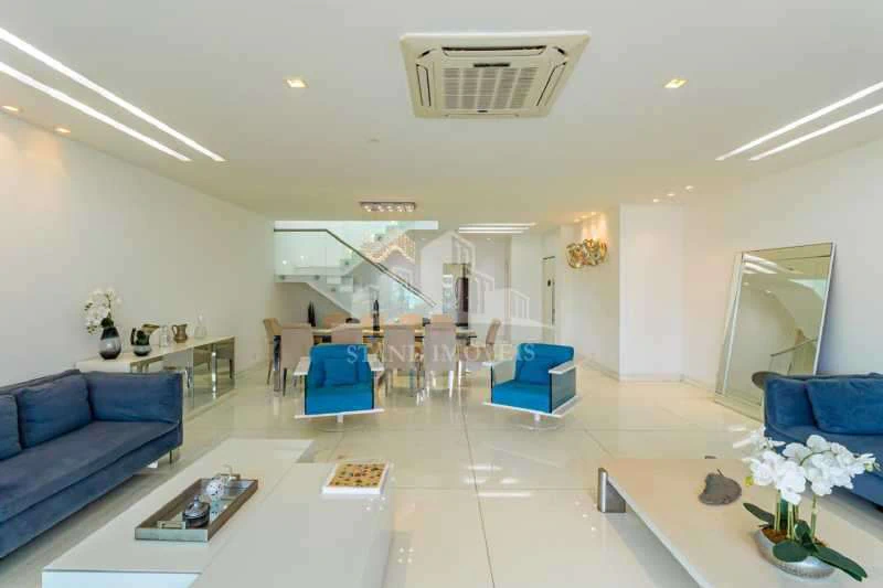 Furnished penthouse with 4 en-suite bedrooms and BBQ
