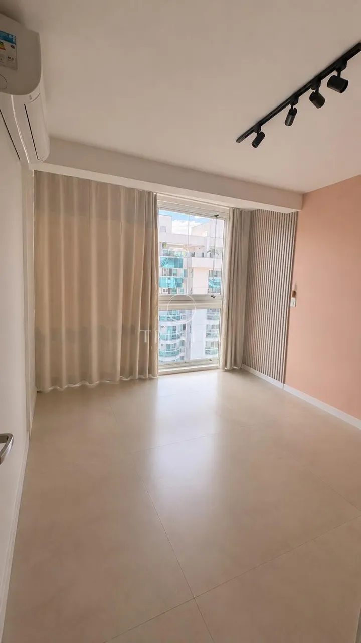 Unfurnished apartment with 3 bedrooms and 4 bathrooms — photo 2