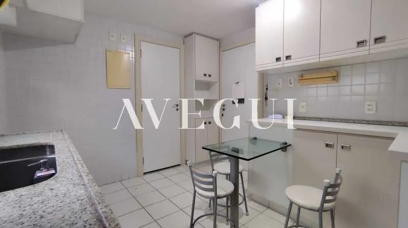 165 m² apartment with 3 bedrooms, 5 baths, and balcony — photo 27