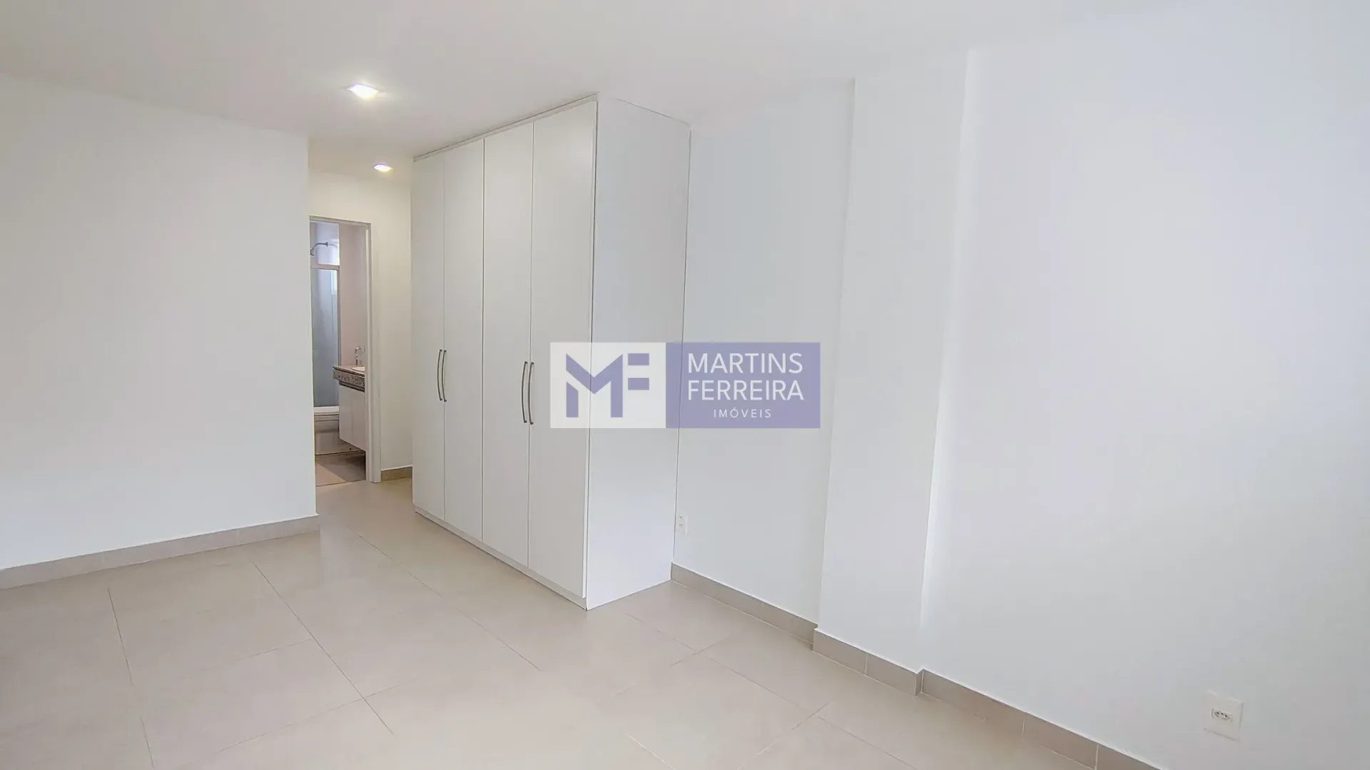 Балкон с грилем и 3 спальни: квартира 122 м² — photo 15