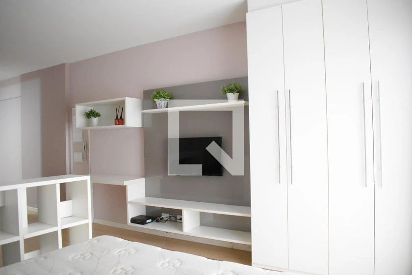 Furnished 1-bedroom apartment with a balcony — photo 11