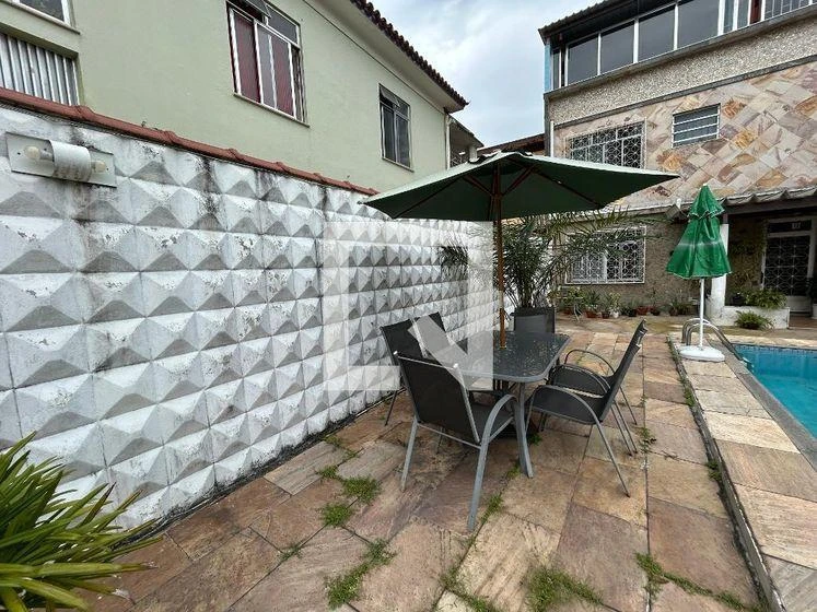 270 m² house with a glass-enclosed balcony and a dryer — photo 27