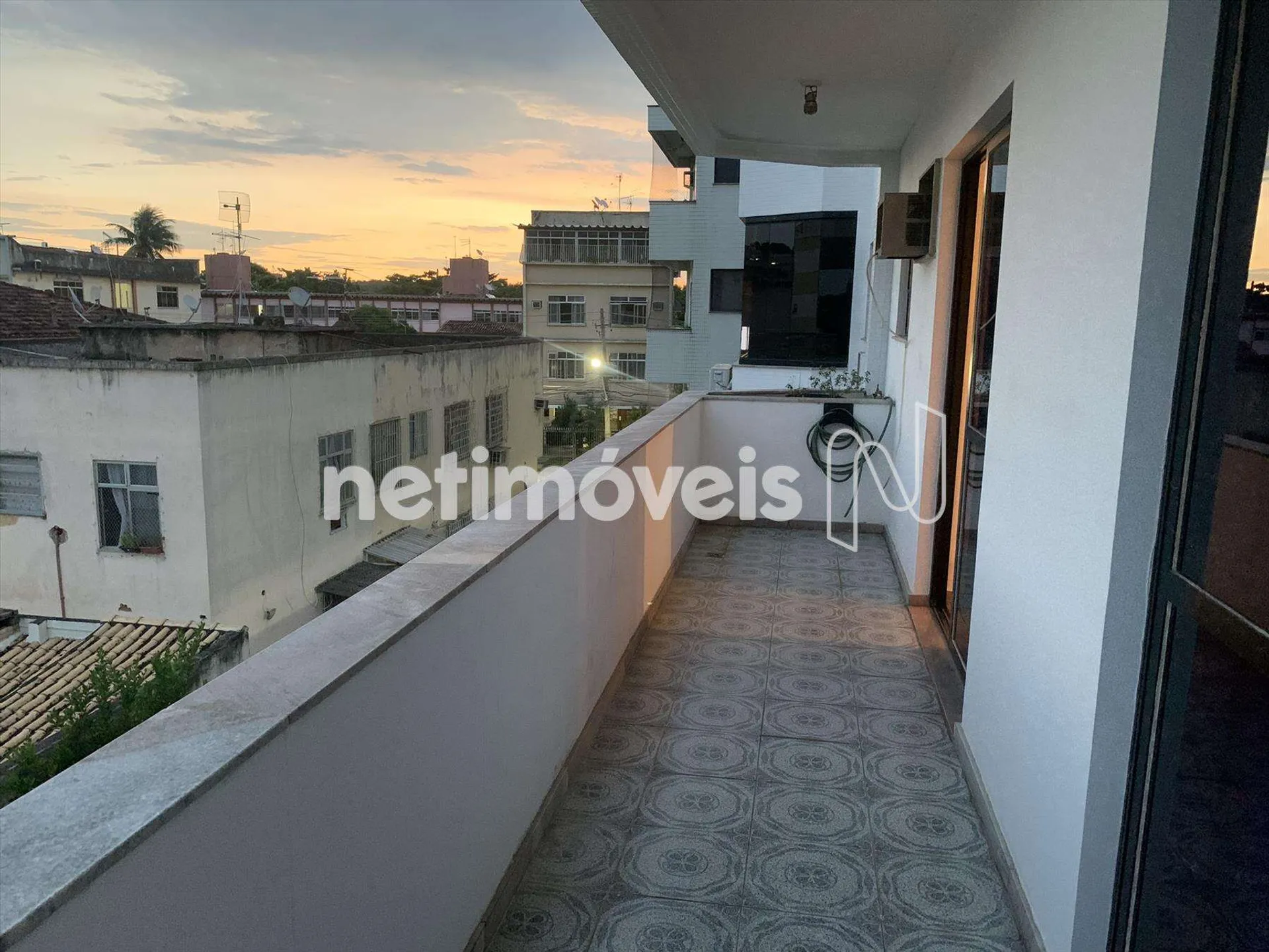 4-bedroom apartment with balcony and 2 parking spots — photo 21