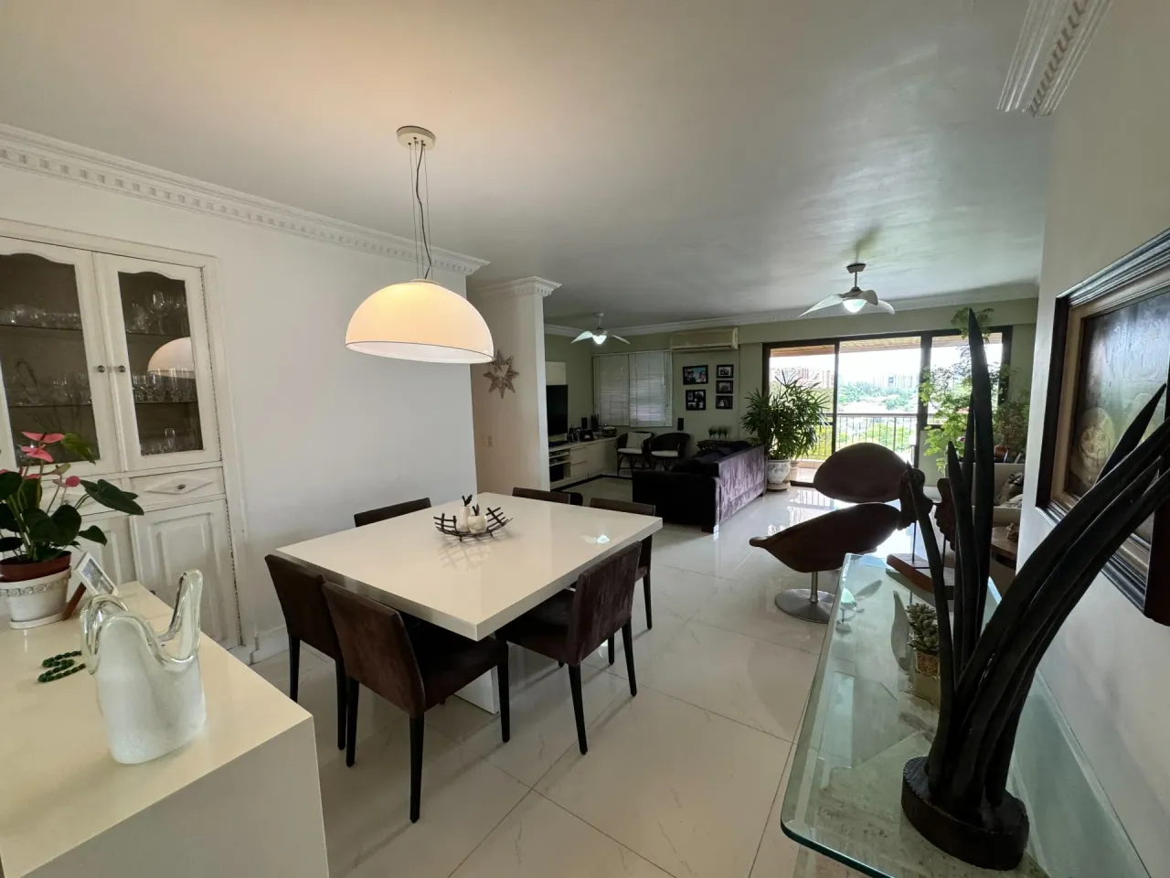 Furnished 4-bedroom apartment with glass balcony — photo 11