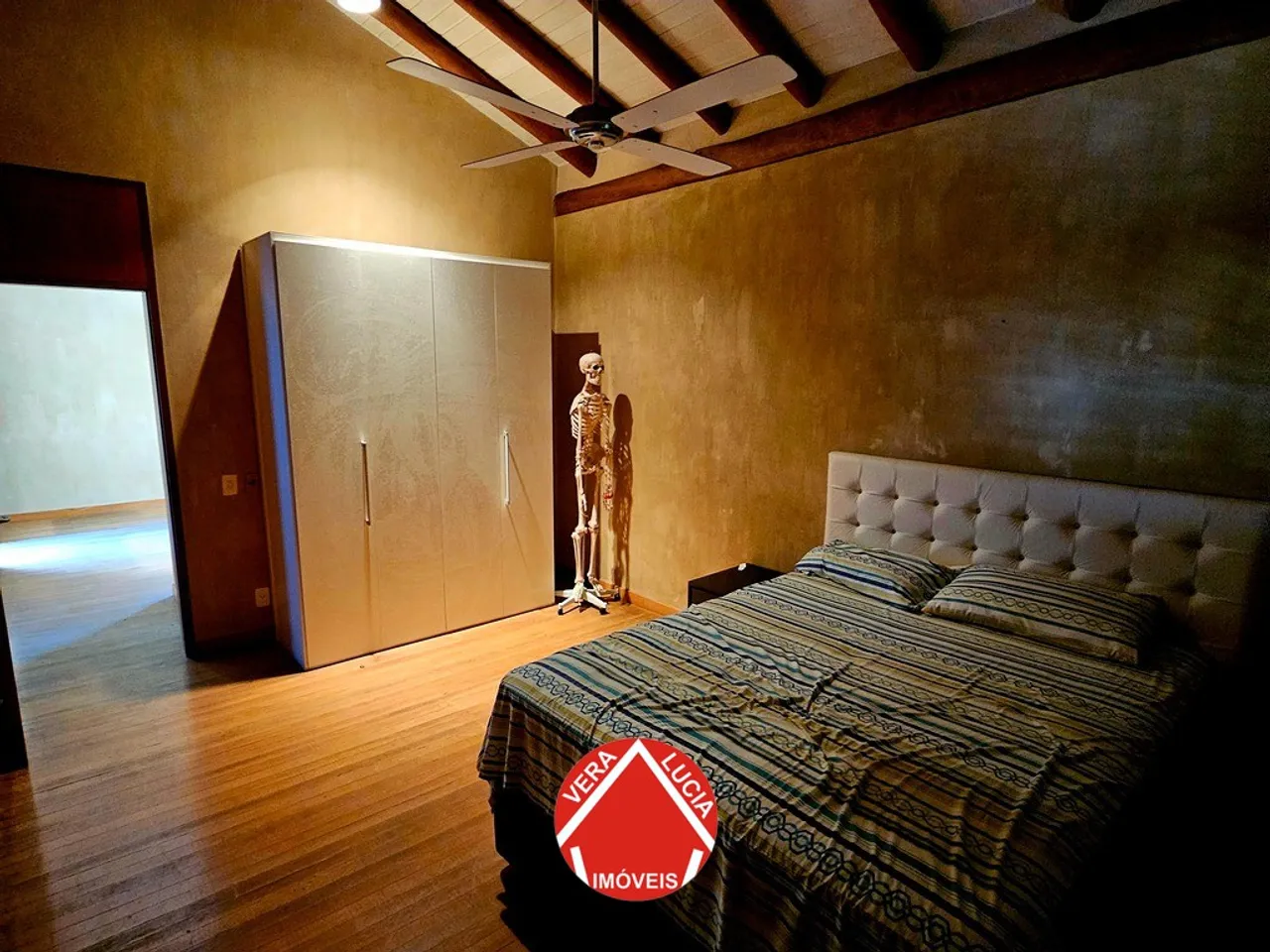 Rustic house with 4 bedrooms and 5 bathrooms — photo 6