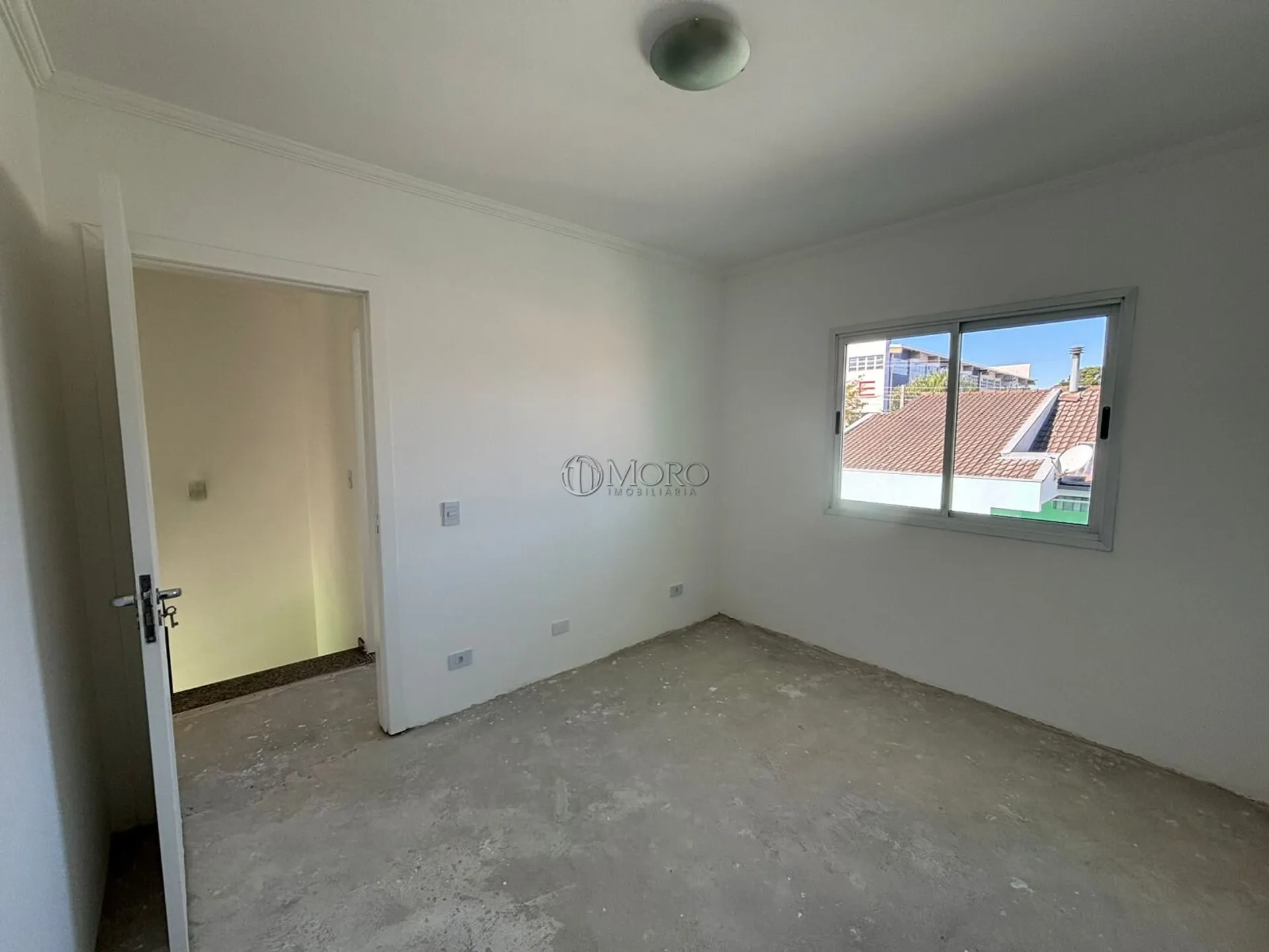 Townhouse with a closed kitchen and 3 bedrooms — photo 21