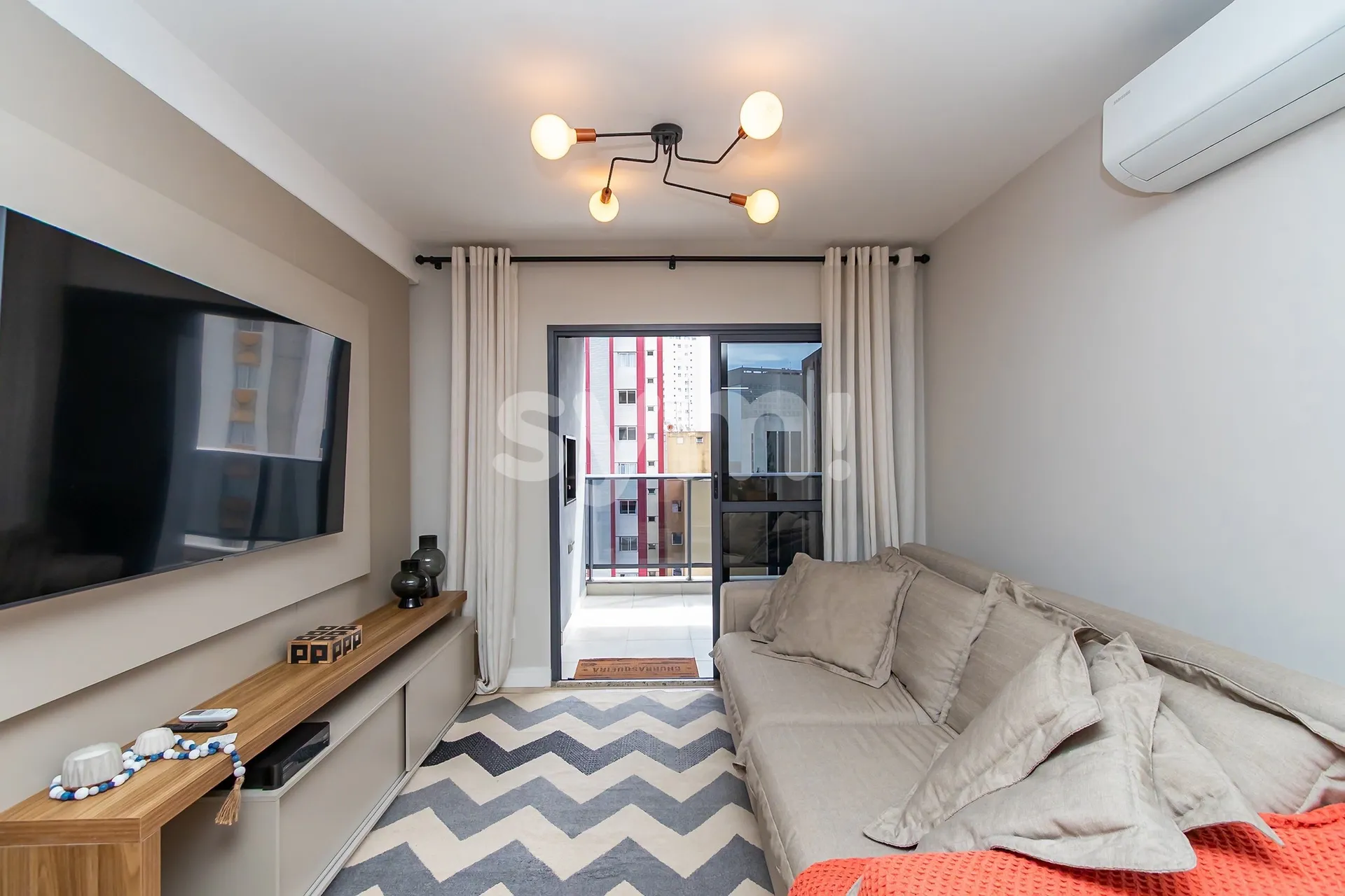 Furnished 2-bedroom apartment with a balcony grill — photo 13