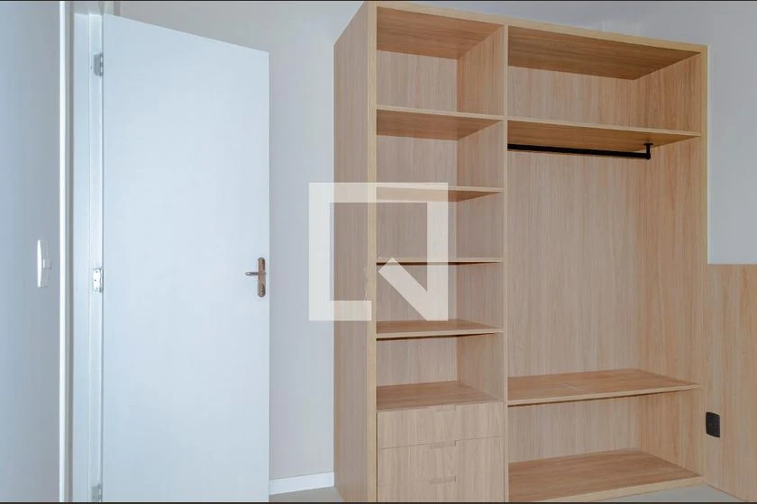 2-bedroom apartment with 1 bathroom and parking — photo 8