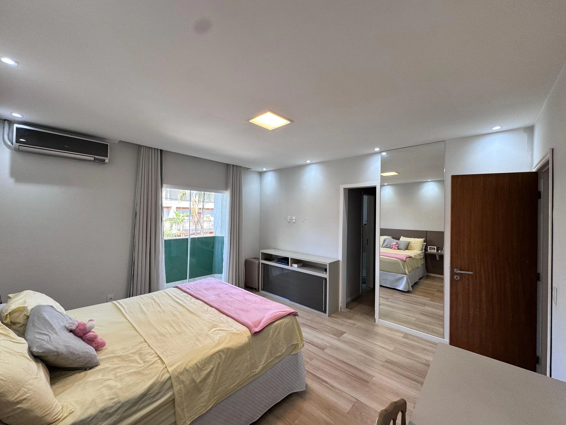 Furnished house with 4 en-suites and 6 bathrooms — photo 40