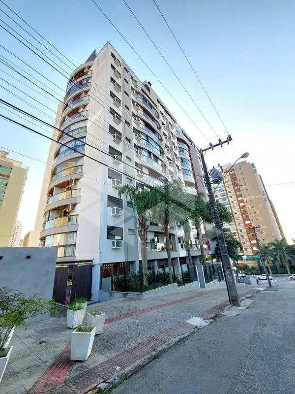Apartamento de 3 quartos em condomínio com piscina — photo 13
