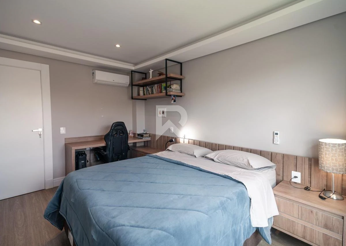 Casa con ventanales de piso a techo en Curitiba — photo 4