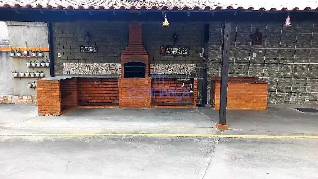 Apartamento com 2 dormitórios e mesa de trabalho — photo 11