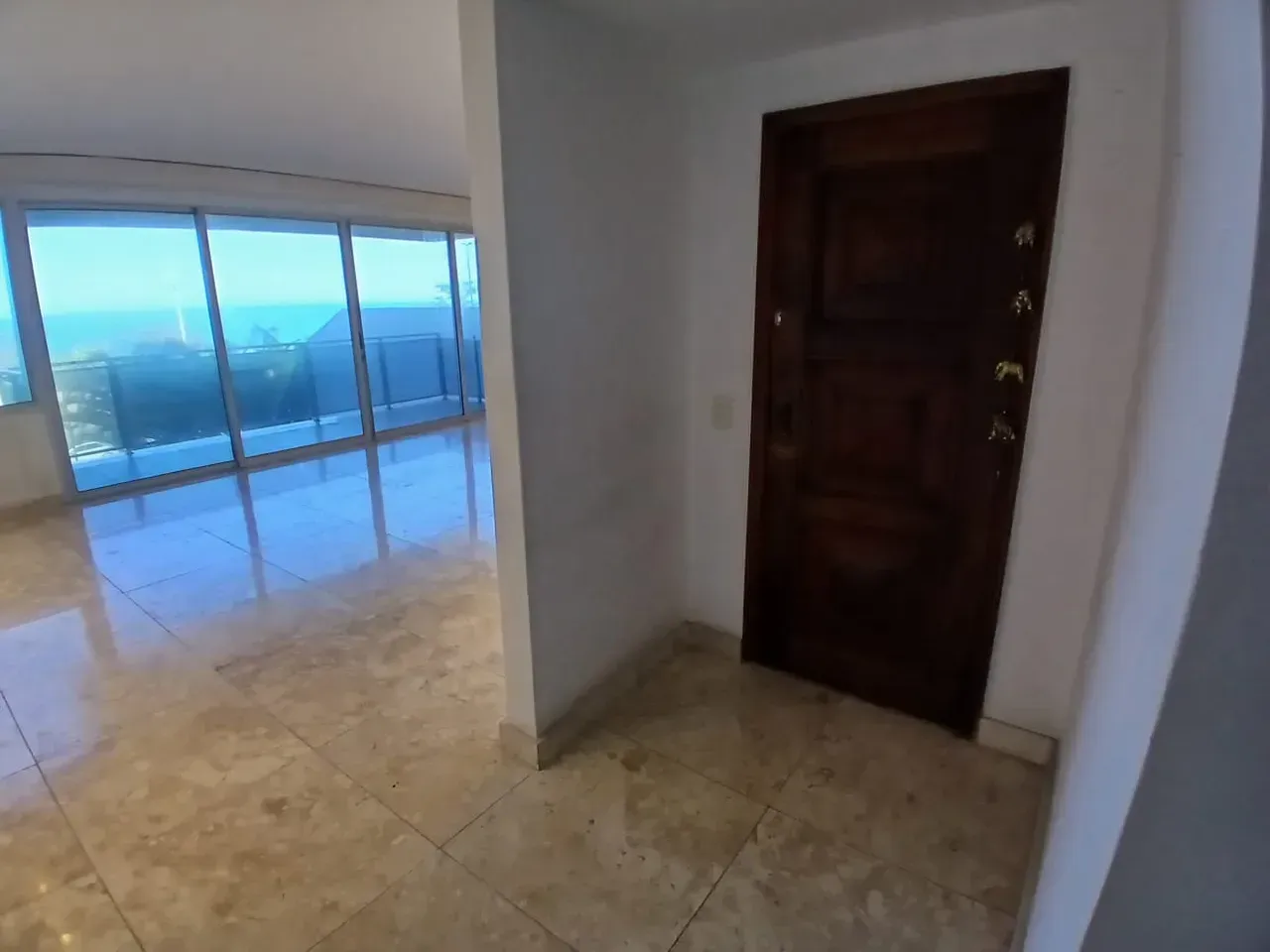 Apartment with balcony, 3 bedrooms and 3 bathrooms — photo 16
