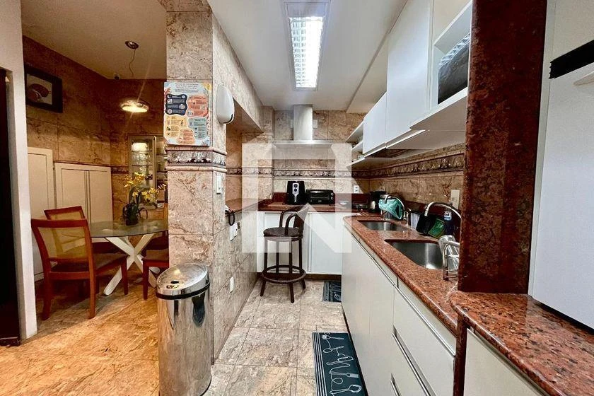Casa mobiliada com 1 suíte e 21 m², sem vaga
