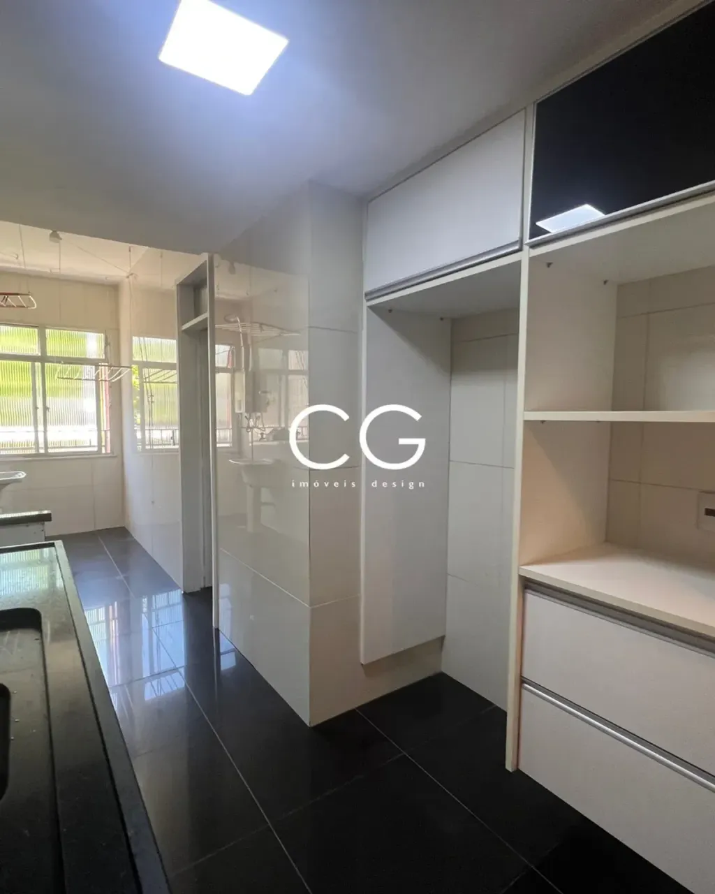 Unfurnished 3-bedroom apartment with balcony — photo 11