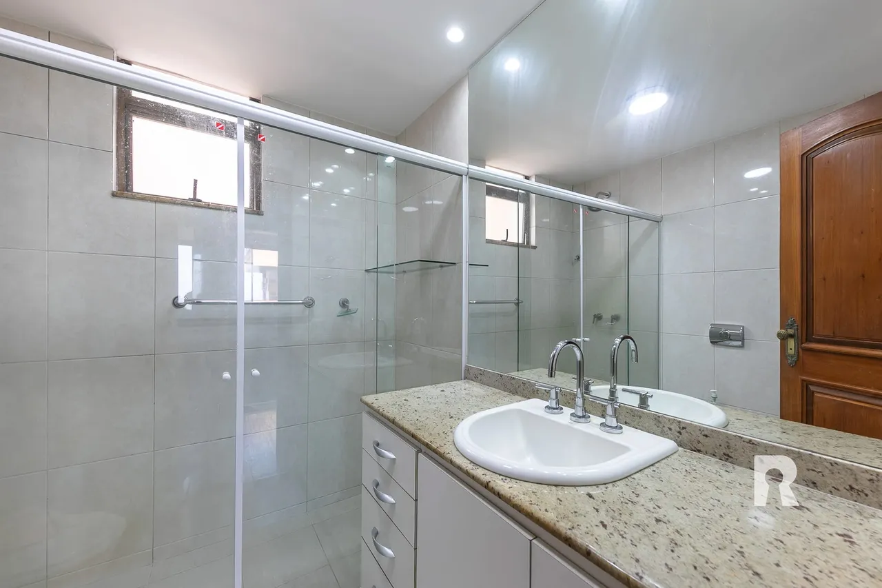 Unfurnished apartment with 4 bedrooms and 4 bathrooms — photo 15