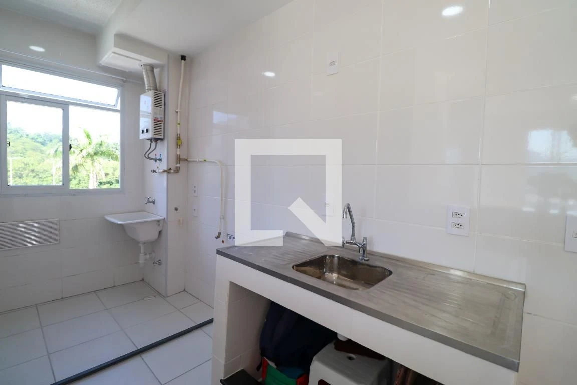 Apartamento sem mobília com 2 quartos e garagem — photo 27