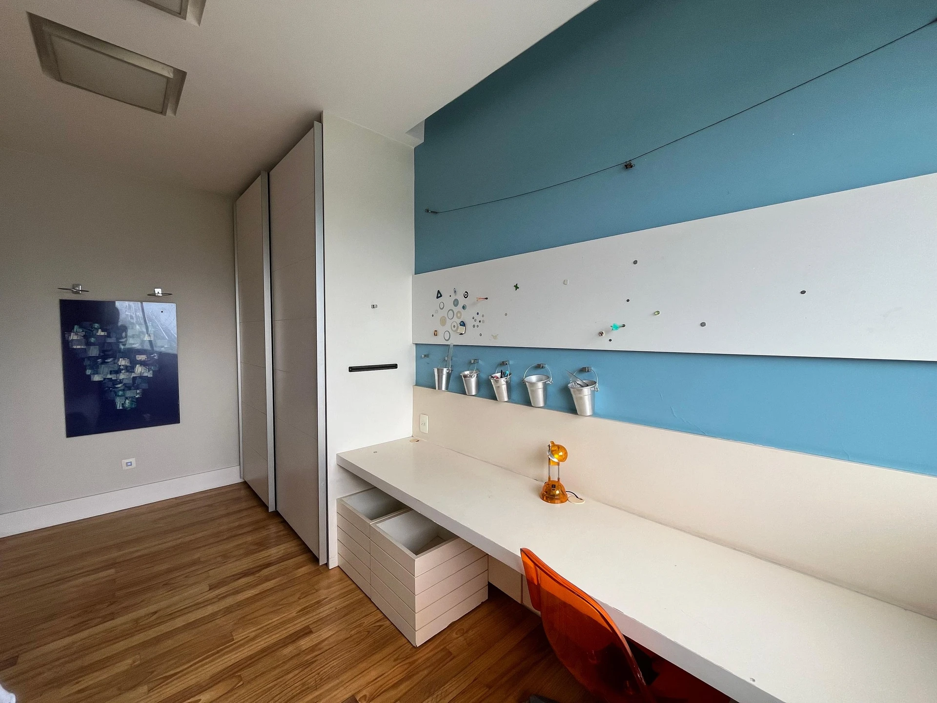4-bedroom apartment with a water view — photo 14