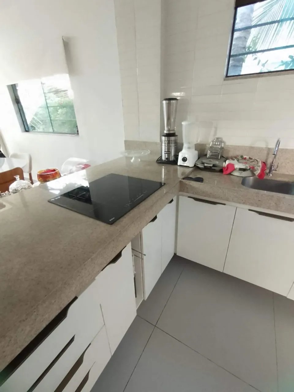 Будинок 280 м² з балконом із грилем та панорамними вікнами — photo 2