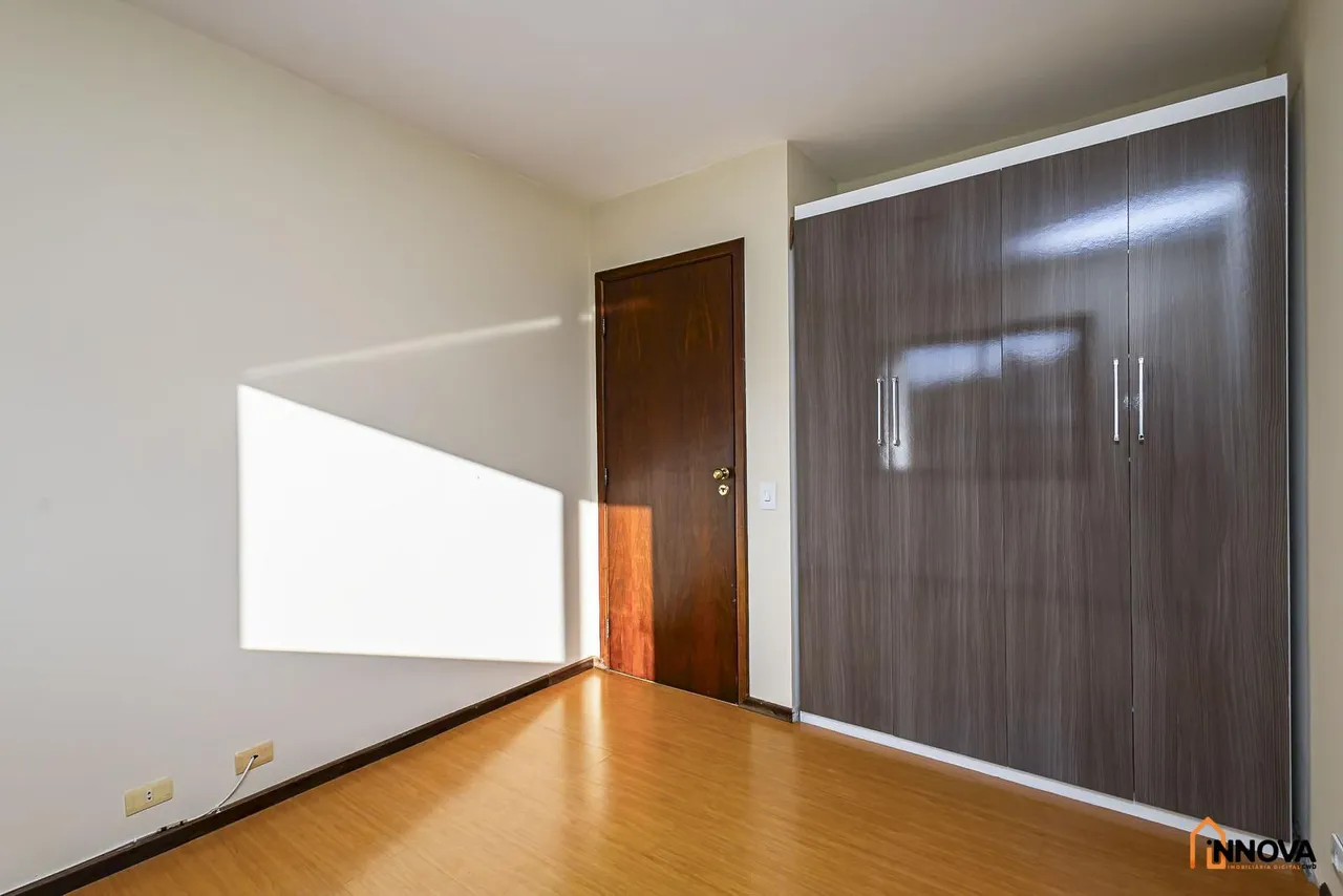 Незмебльована квартира з 3 кімнатами та 187 м² — photo 17