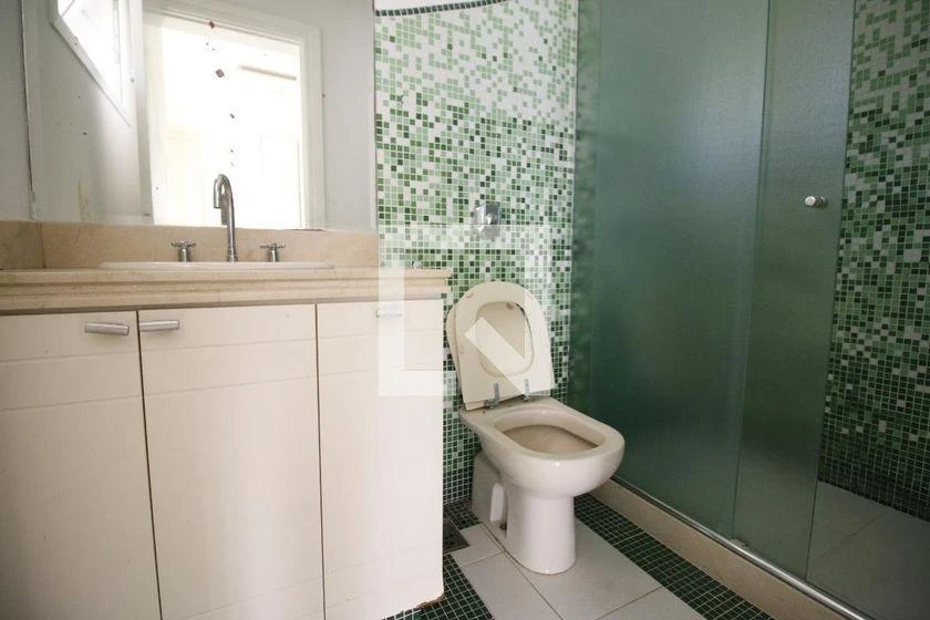 House with 4 en-suite bedrooms and 597 m², 4 parking — photo 39