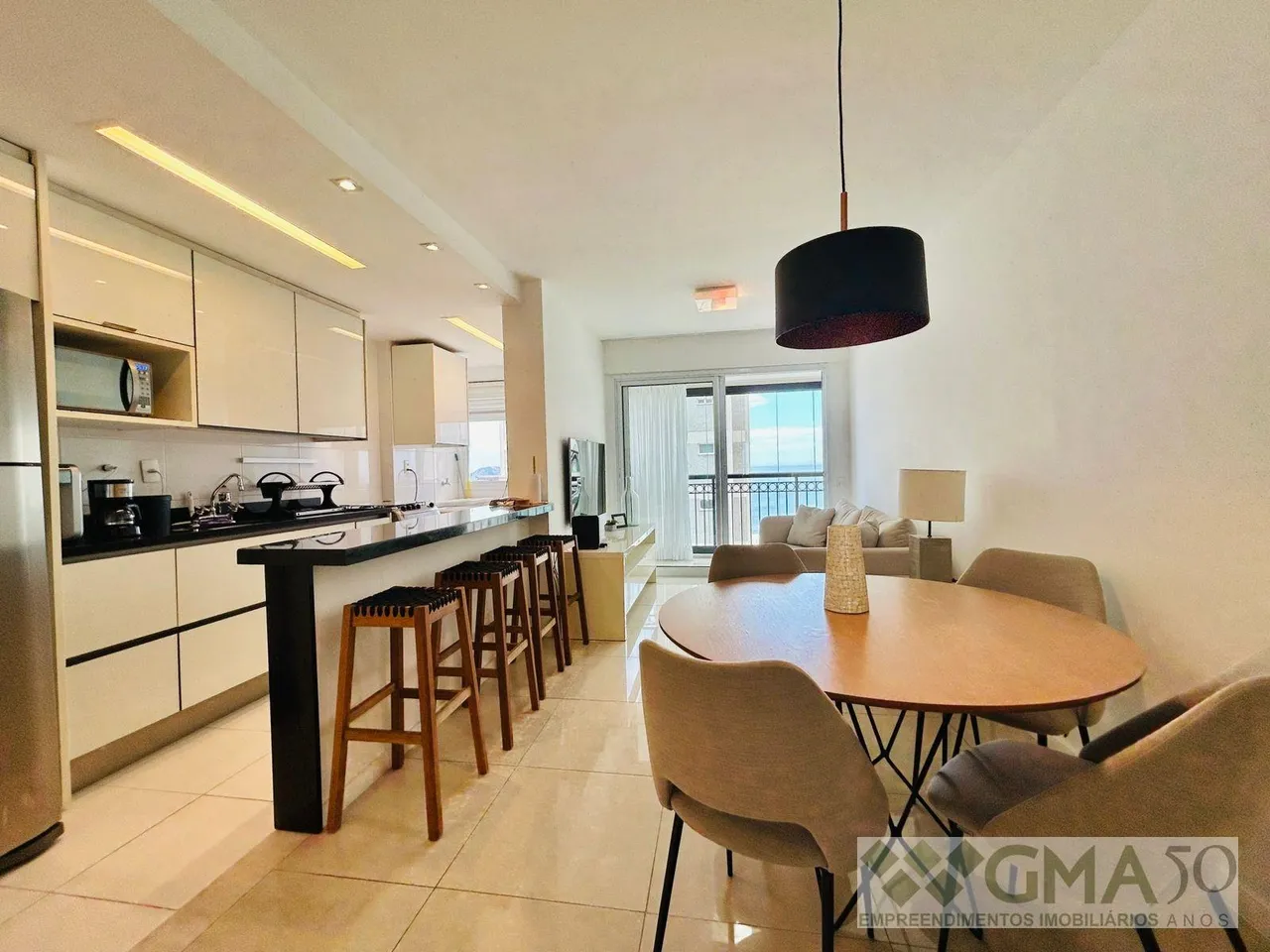 Furnished apartment with 2 bedrooms and a glazed balcony — photo 2