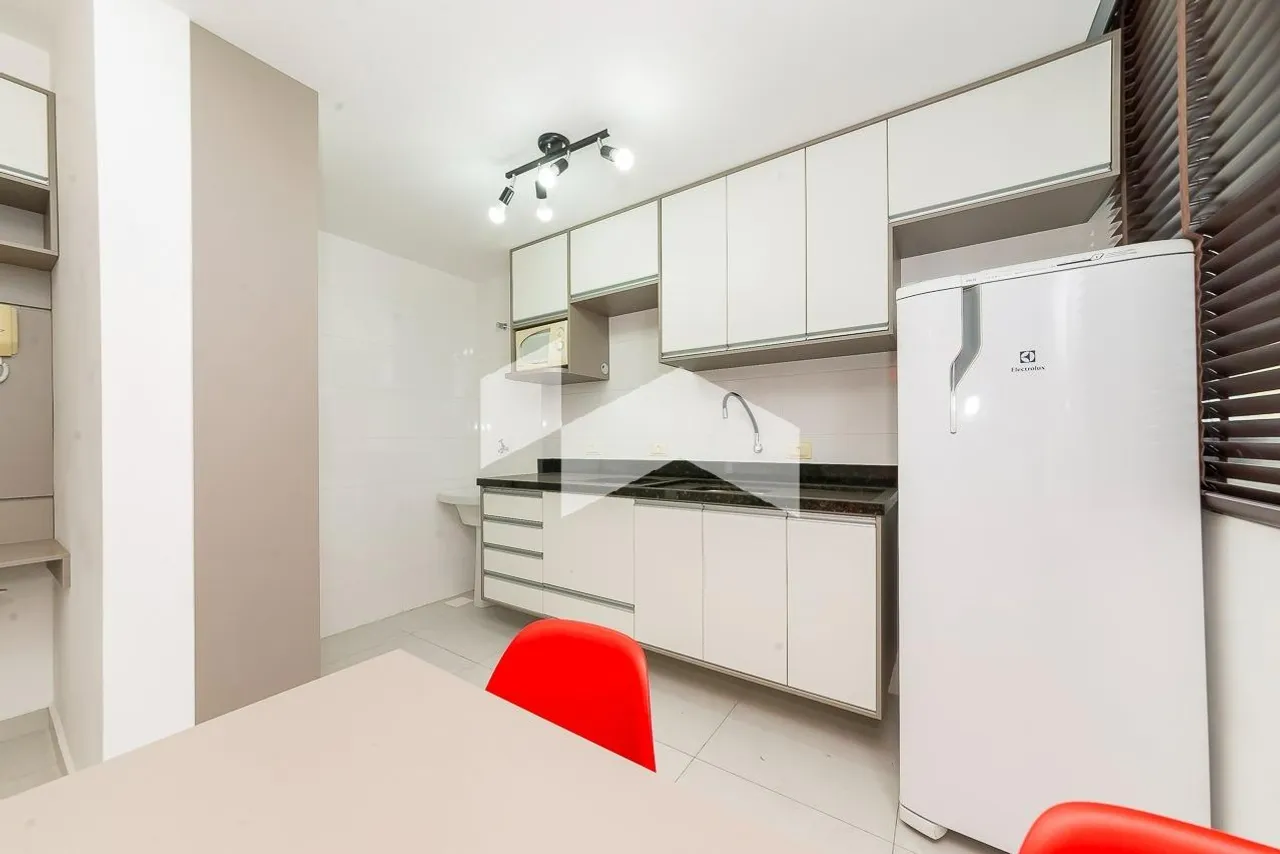 Studio mobiliado 28 m² com cozinha americana e vaga — photo 8