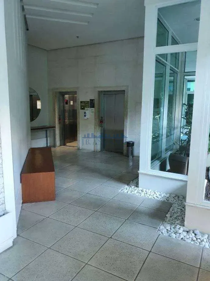 Furnished 2-bedroom apartment with a suite and balcony — photo 34