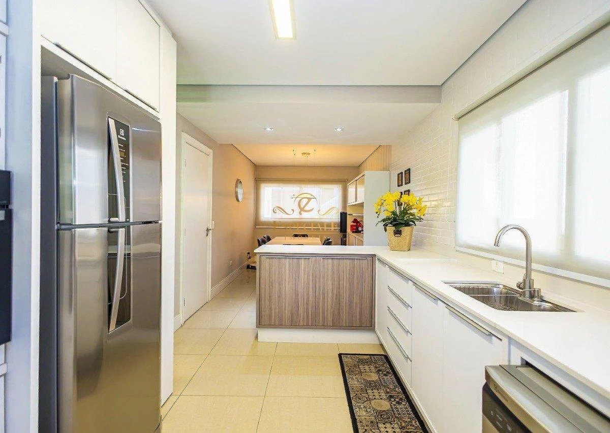House with 4 bedrooms and balcony grill, 380 m² — photo 32