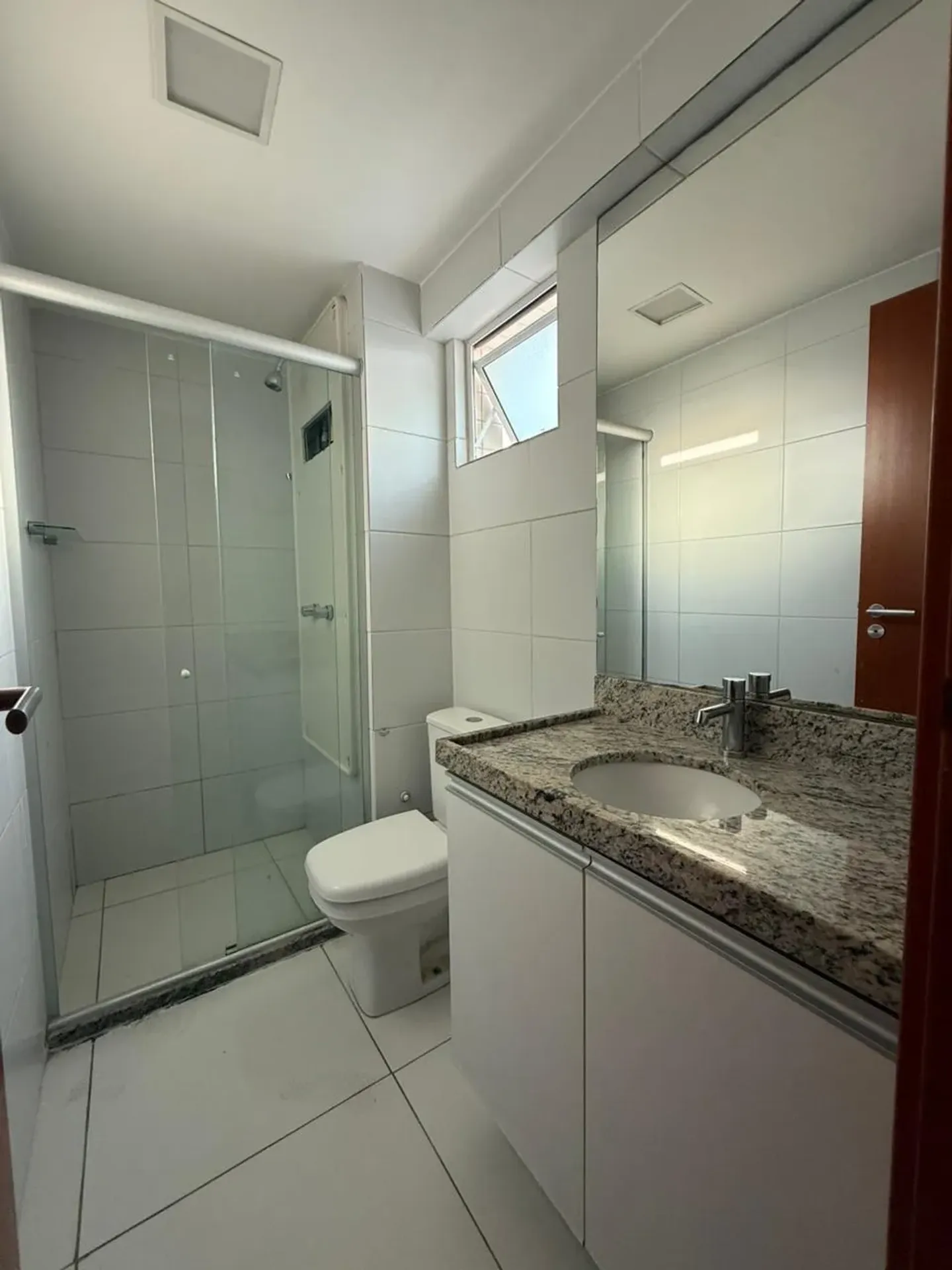 4-bedroom apartment with a glass-enclosed balcony — photo 18