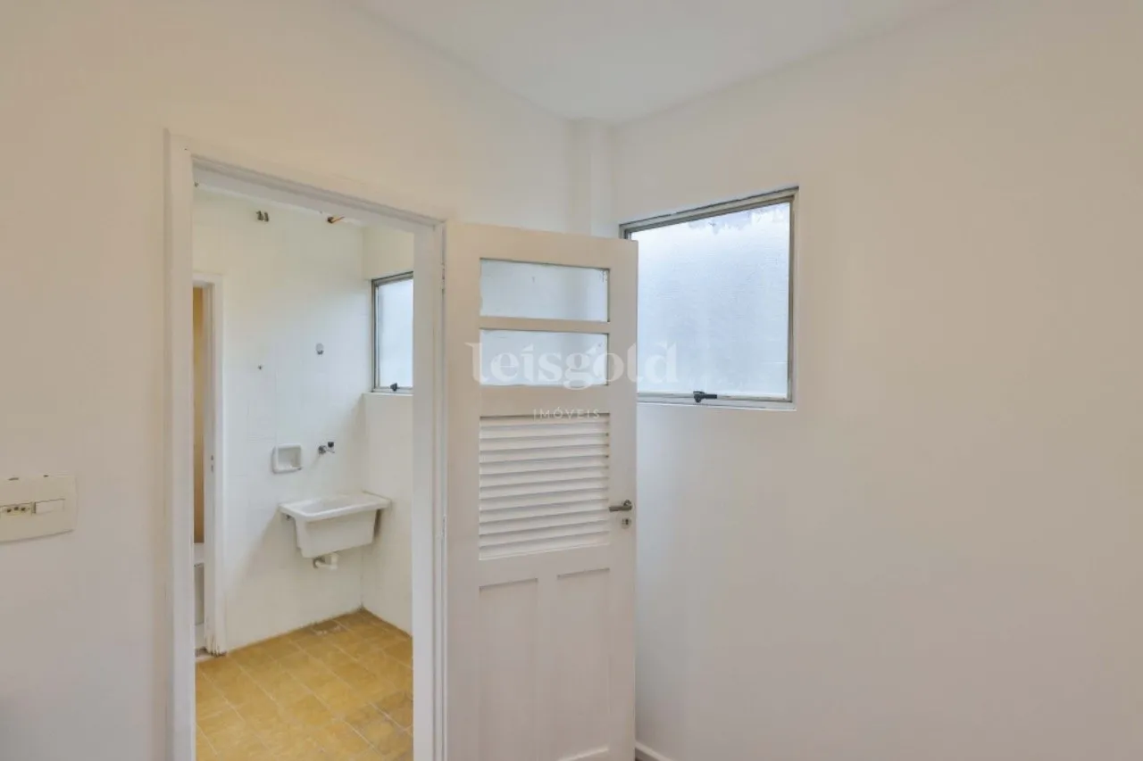 Apartment, 73 m², with wood or laminate floors — photo 3