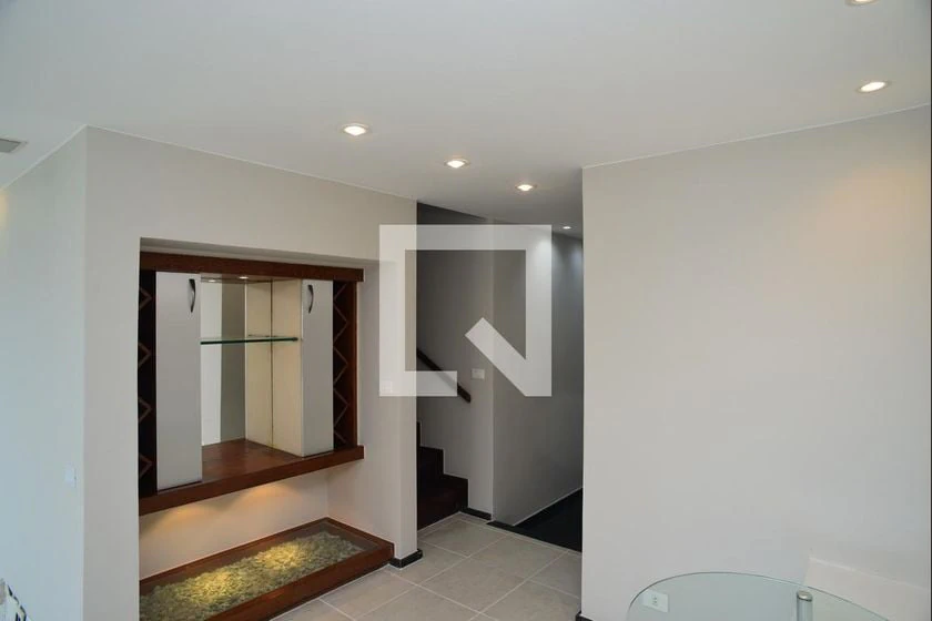 Квартира 200 м² з 3 спальнями та балконом — photo 18
