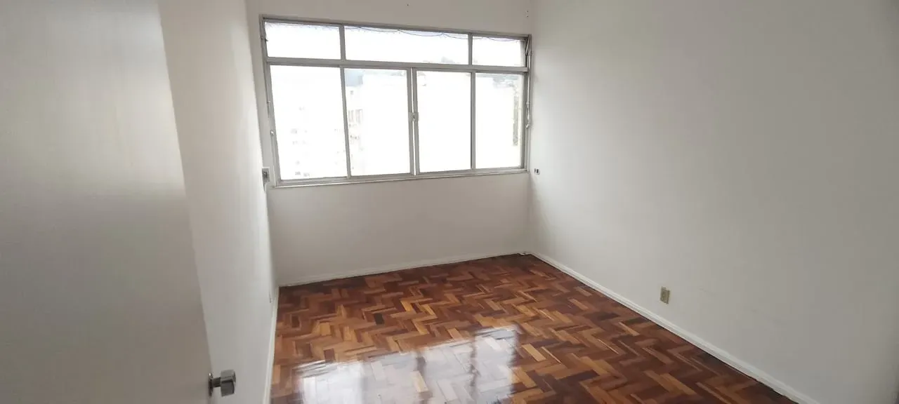 One-bedroom apartment with a mountain view in Rio de Janeiro — photo 3