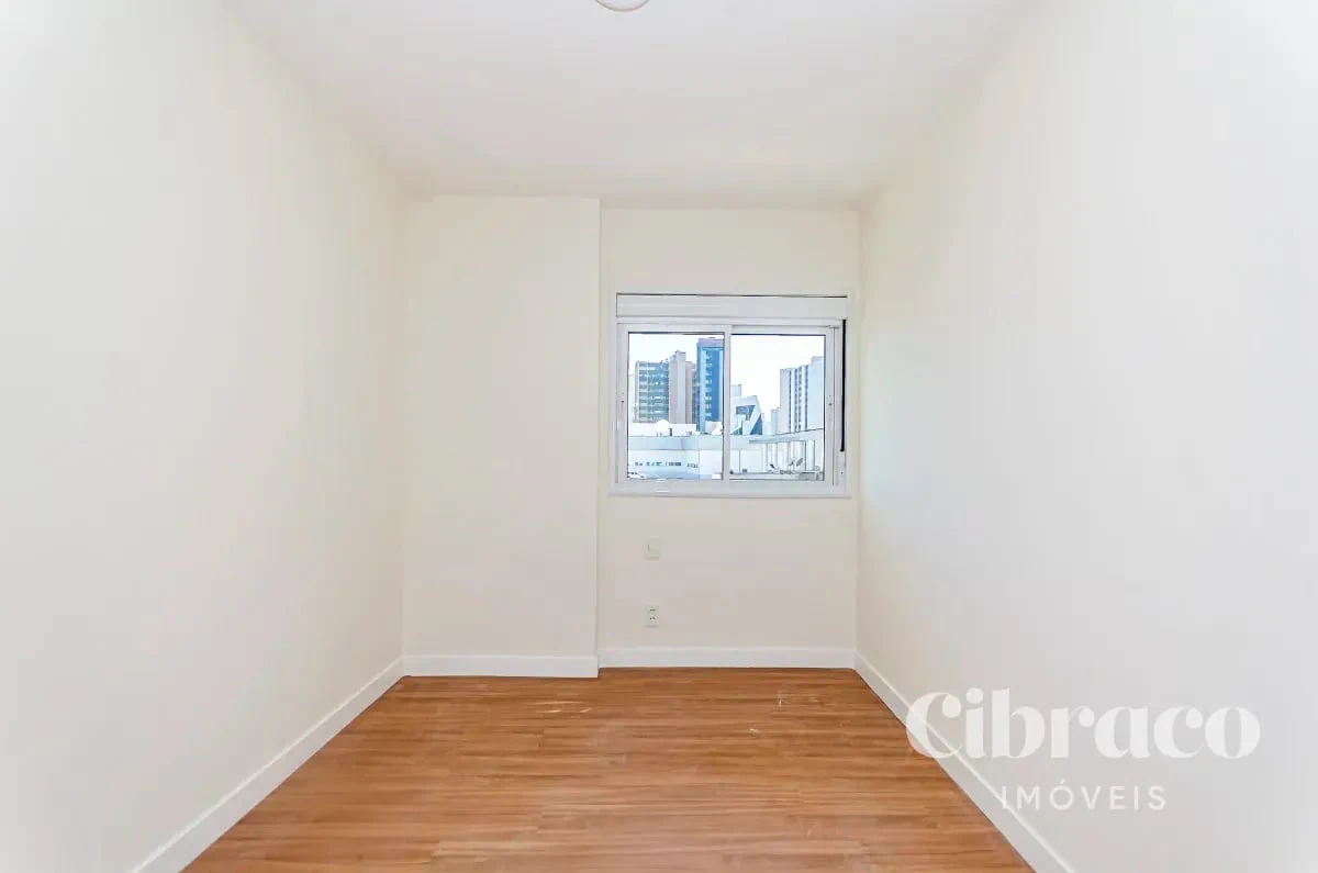 2-bedroom apartment with a grill on the balcony — photo 9