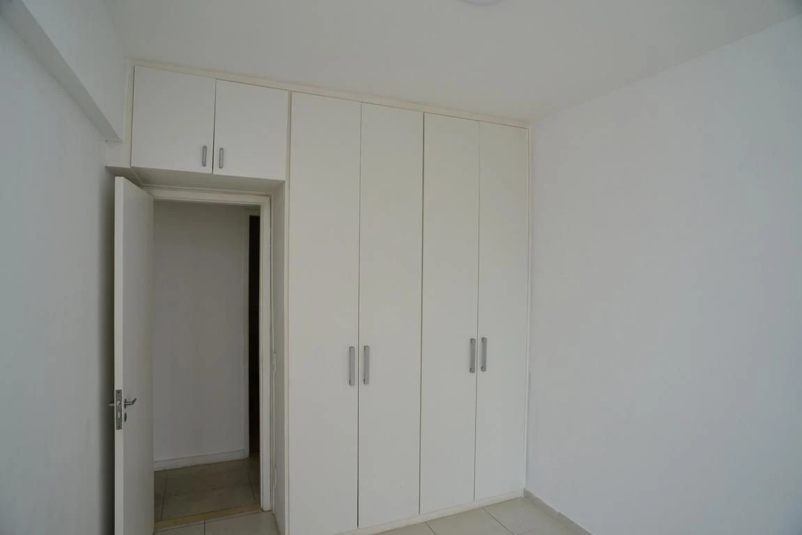 Rental apartment with 2 bedrooms and a glass balcony — photo 5