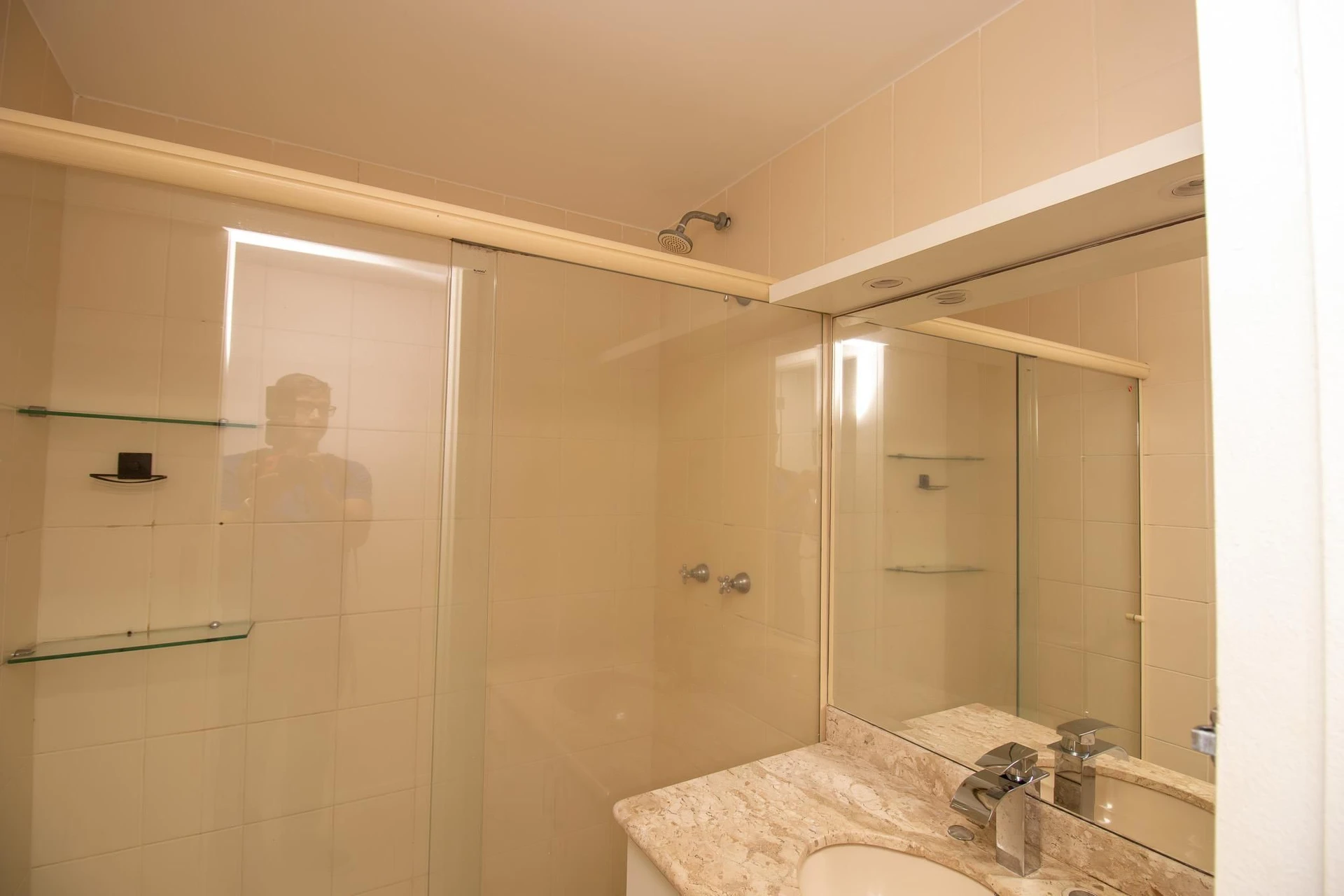 3-bedroom apartment with a glass-enclosed balcony — photo 44