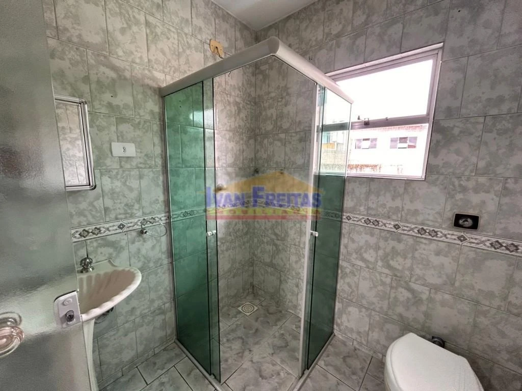 3-bedroom house with a walk-in closet in Curitiba — photo 15