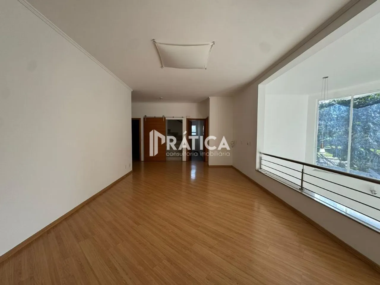 House with 5 bedrooms and 5 bathrooms, balcony grill — photo 4