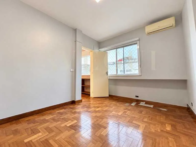 Гардеробна та 4 спальні: квартира 198 м² — photo 11