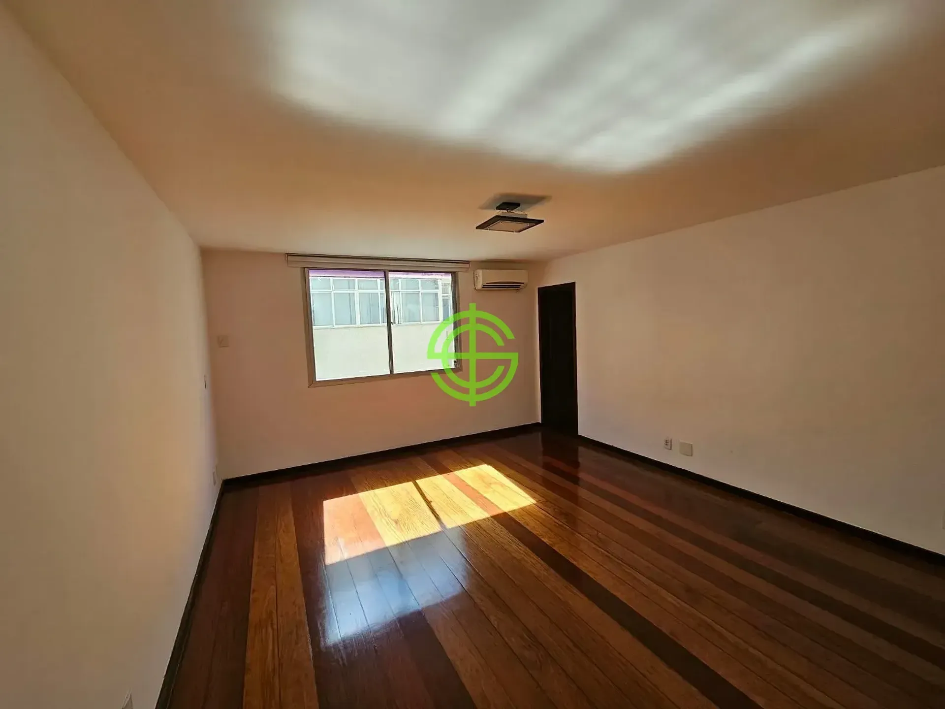 Apartamento com 3 quartos, 4 banheiros e cozinha fechada — photo 24