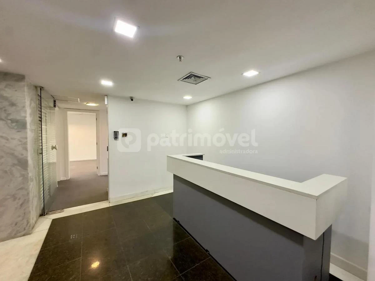 629 m² apartment with a separate kitchen and 3 bathrooms — photo 37