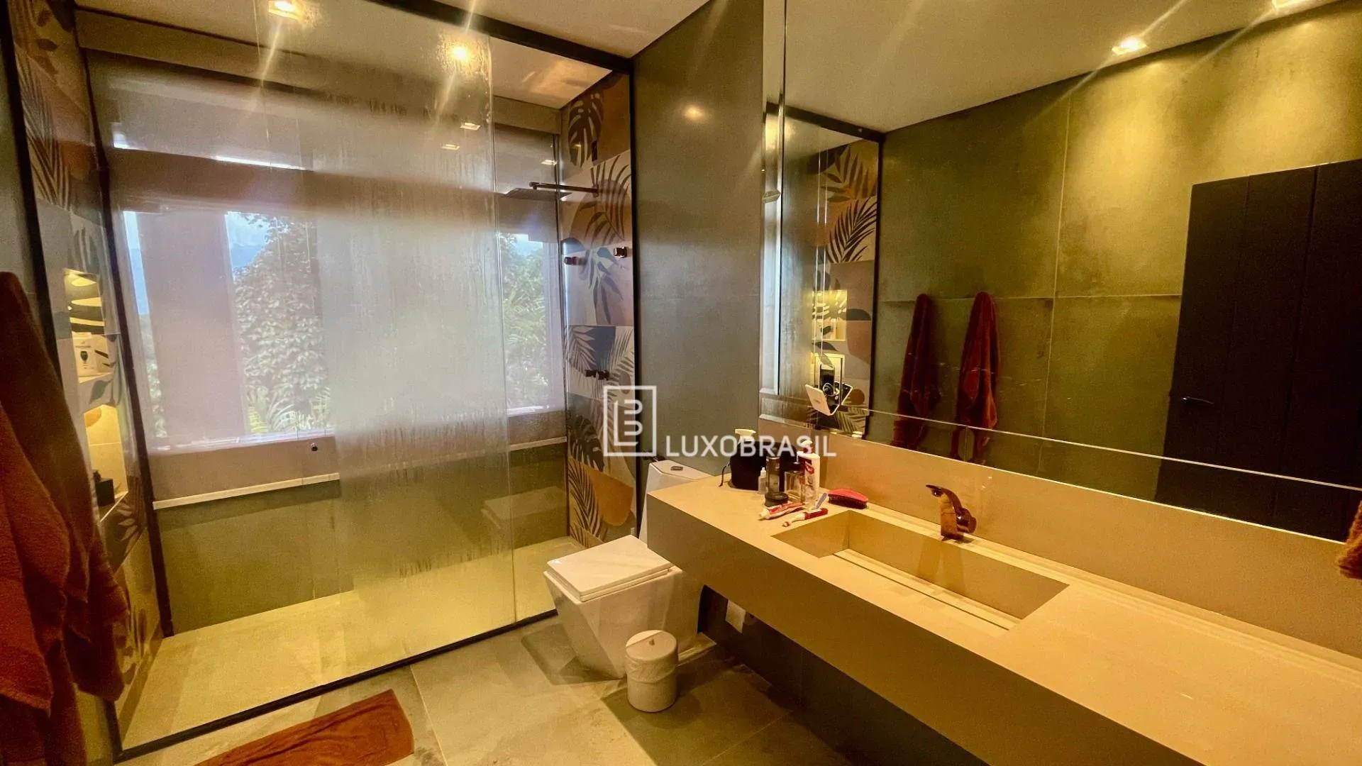 Furnished house with 9 en-suite bedrooms and 12 baths — photo 17
