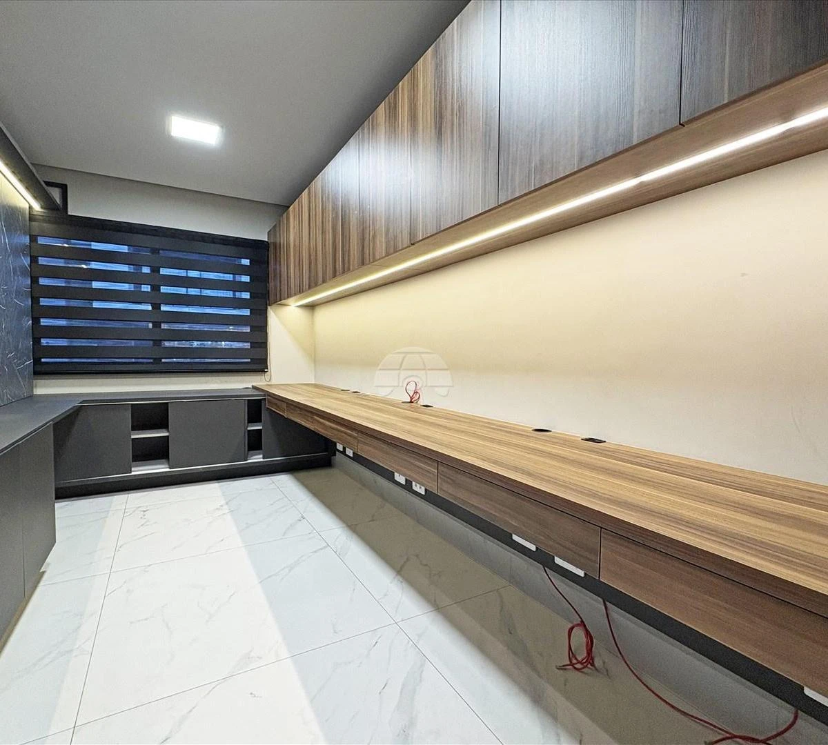 Furnished 293 m² house with open-plan kitchen — photo 4