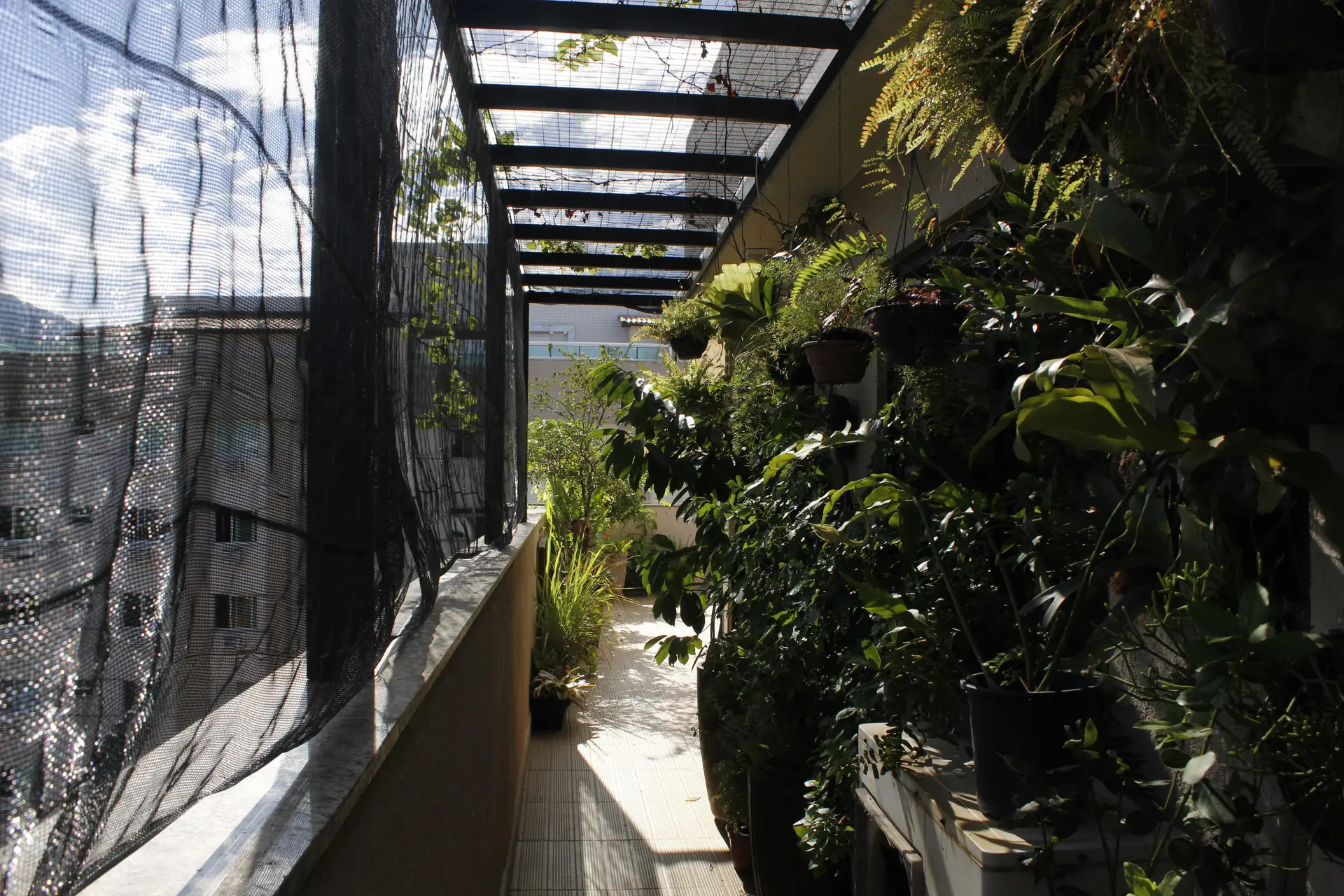 Furnished apartment with 3 bedrooms and 3 bathrooms — photo 17