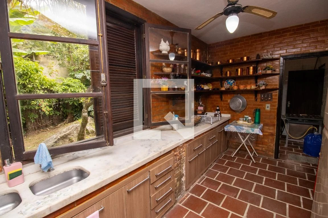 Furnished house with 3 bedrooms and mountain views — photo 3
