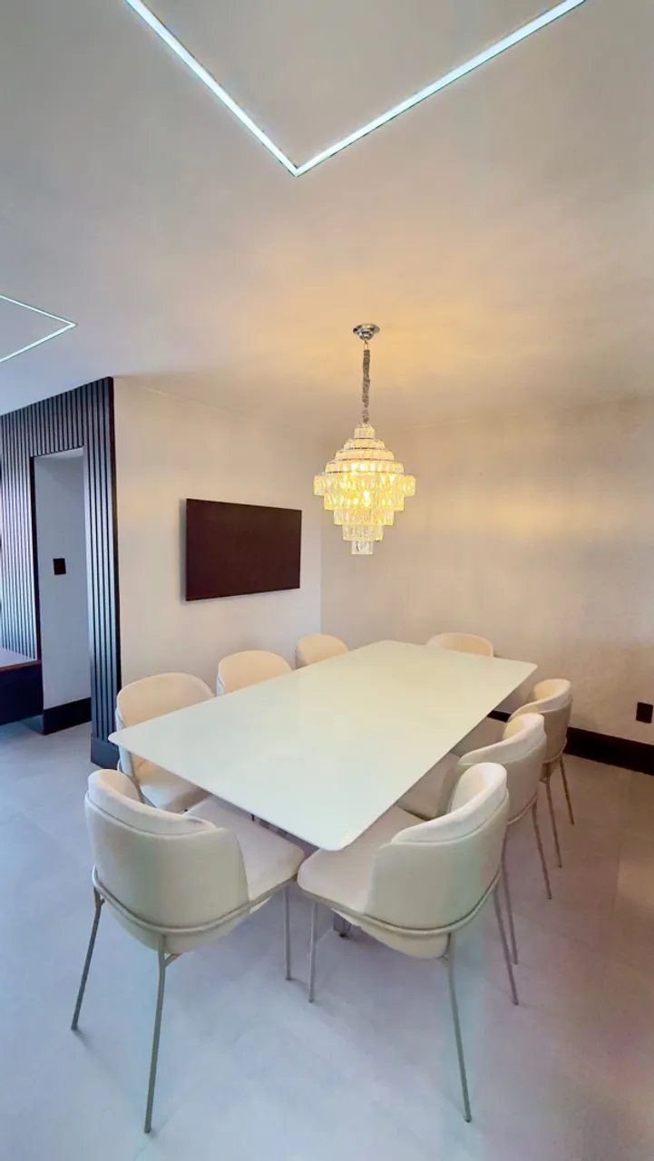 Furnished apartment, 200 m², with floor-to-ceiling windows — photo 12